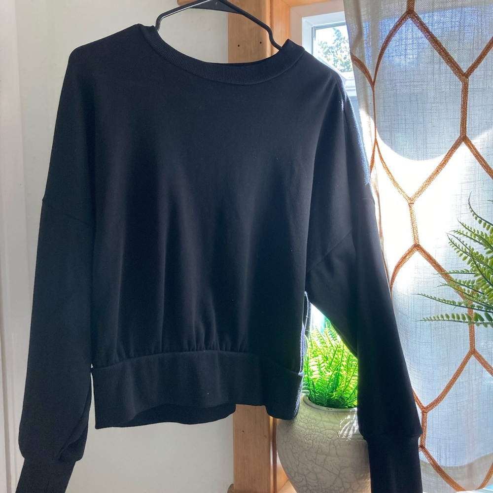 Women's Old Navy Cropped Black Sweatshirt, Size Large